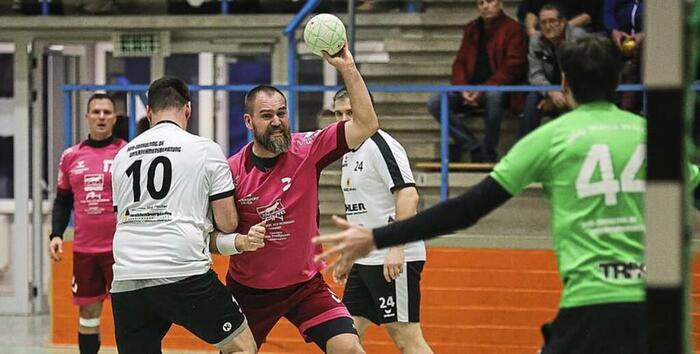 Hitziges Derby ohne Sieger